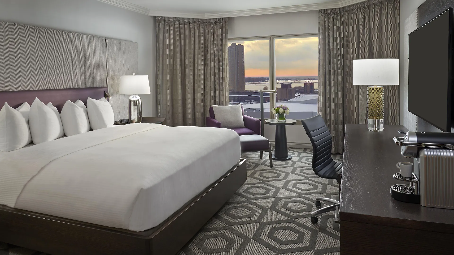 فندق إنتركونتيننتال تورونتو سنتر 4*,